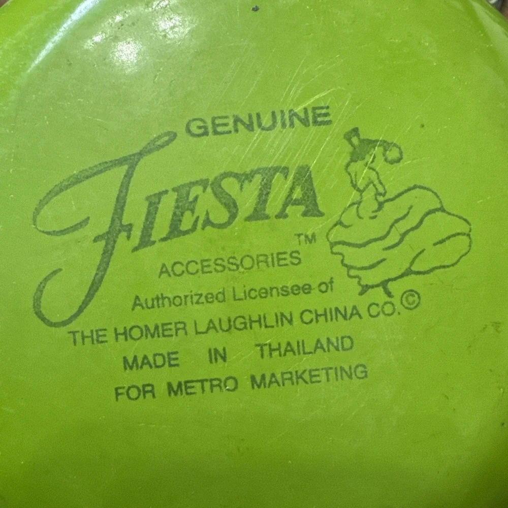 Fiesta Set of 2 Mixing Bowls Green Enamel Over Metal 9.1/2" & 8" For Decor Only - Picture 4 of 7